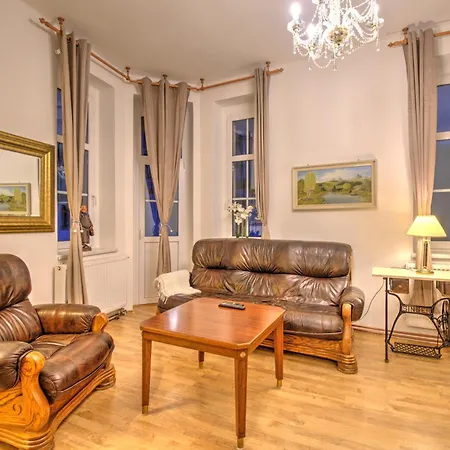 Апартаменты Karlsbad Balcony Apartment Карловы Вары