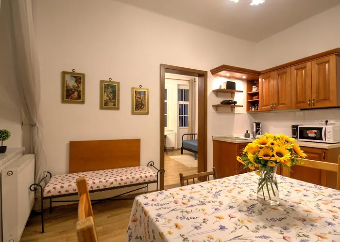 Апартаменты Karlsbad Balcony Apartment Карловы Вары